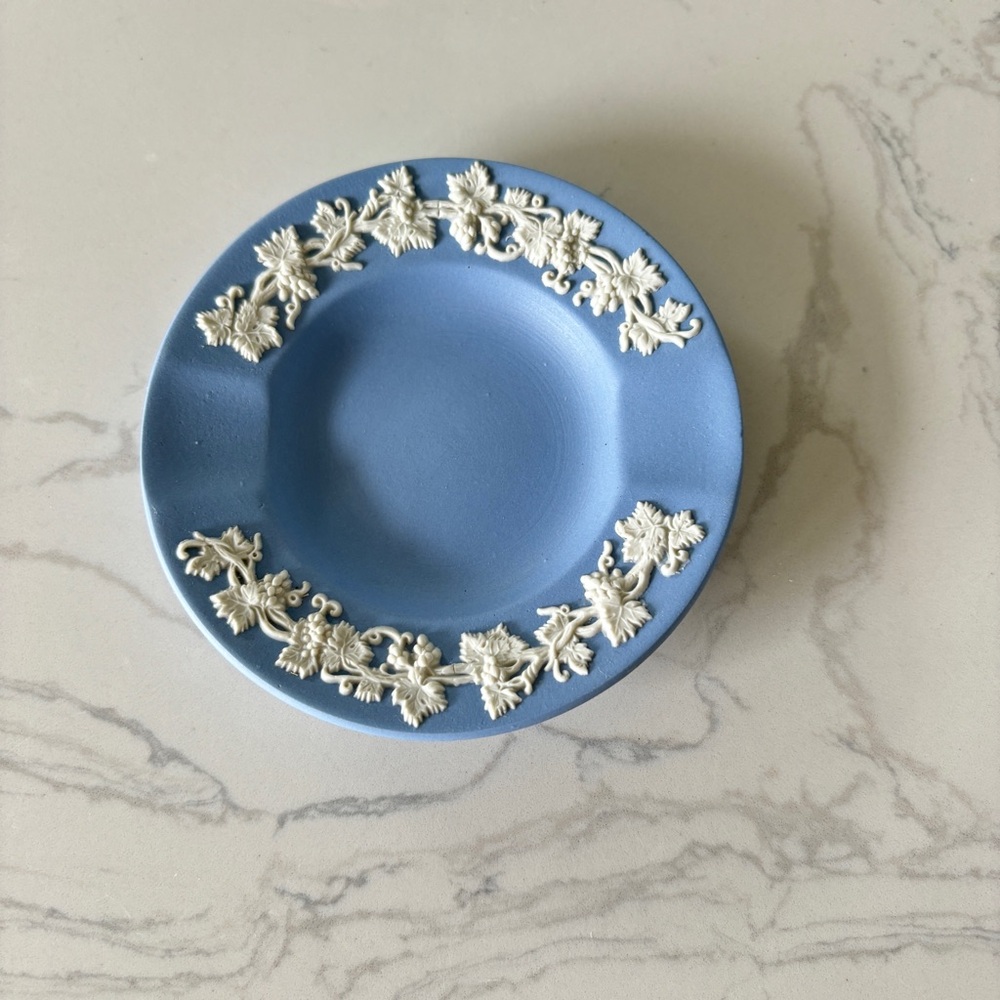 Wedgwood Vintage blue jasperware ashtray